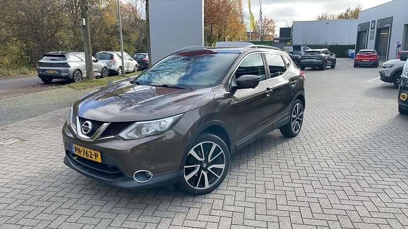 Bruin Gebruikt 2017 Nissan Qashqai Tekna SUV | € 14.950 (Eerlijke prijs) - Afbeelding 1/4