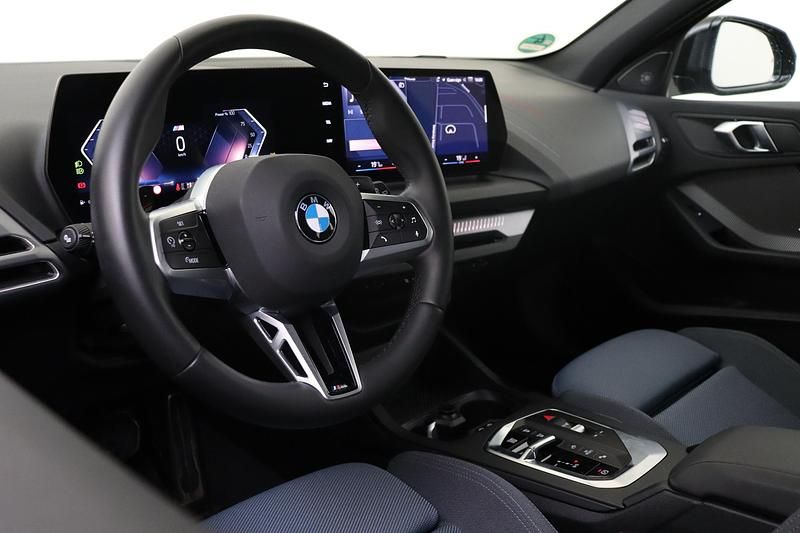 Occasion BMW 120 Comfort Edition 156 PK (114 kW) 2024 Zwart (metallic) Hatchback