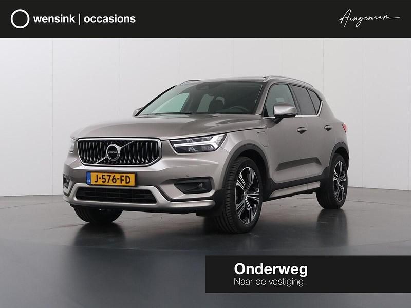 Grijs Gebruikt 2020 Volvo XC40 Inscription SUV | € 30.935 (Eerlijke prijs) - Afbeelding 1/4