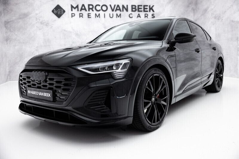 Zwart Gebruikt 2023 Audi Q8 e-tron Premium SUV | € 62.850 (Eerlijke prijs) - Afbeelding 1/4