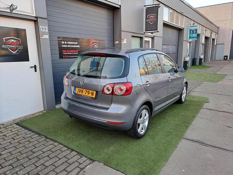 Grijs (metallic) Occasion 2012 VW Golf Plus Cross Highline MPV | € 8.250 (Eerlijke prijs) - Afbeelding 1/4