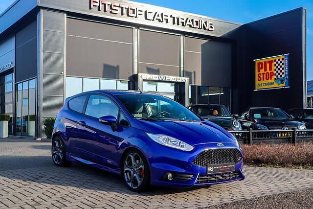Blauw Occasion 2016 Ford Fiesta Style Hatchback | € 15.750 - Afbeelding 1/3