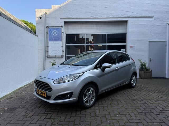Grijs Gebruikt 2012 Ford Fiesta Titanium Hatchback | € 7.495 (Iets duurder) - Afbeelding 1/4