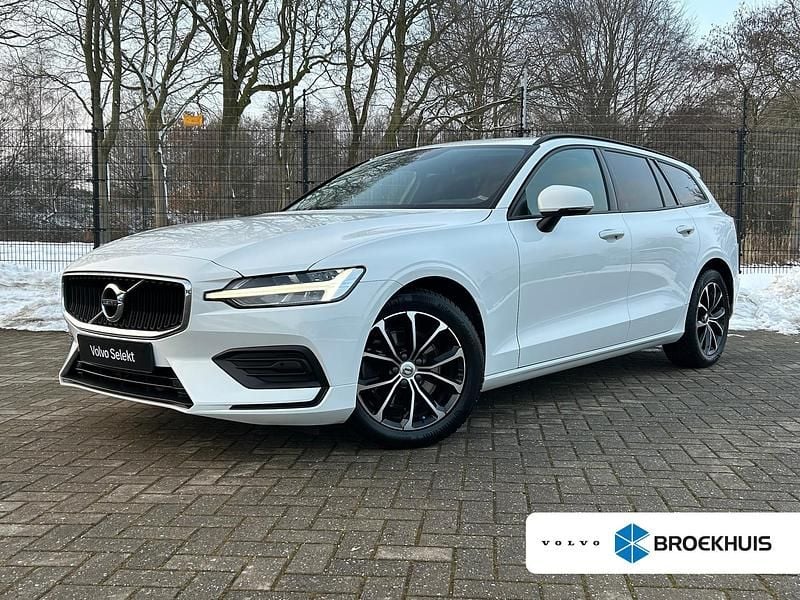 Wit Occasion 2021 Volvo V60 Momentum Stationwagen | € 30.495 (Goede deal) - Afbeelding 1/4