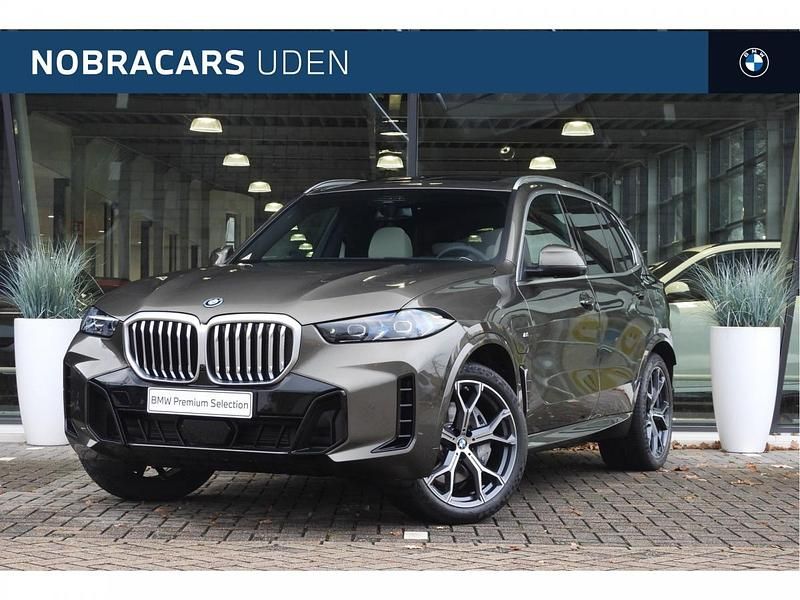 Groen Occasion 2025 BMW X5 SUV | € 104.850 (Iets duurder) - Afbeelding 1/4