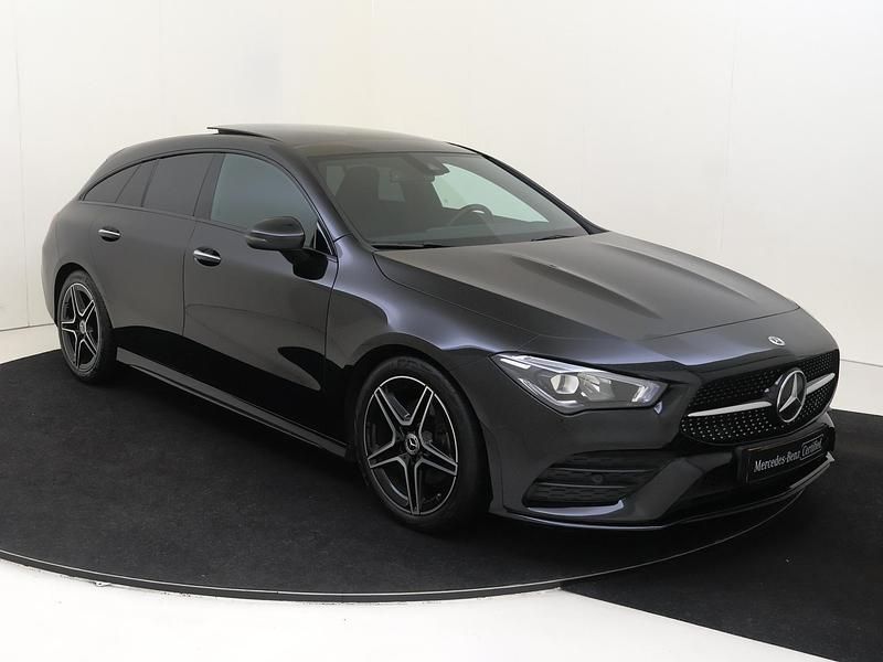 Occasion Mercedes CLA180 Shooting Brake AMG line 136 PK (100 kW) 2023 Zwart Stationwagen