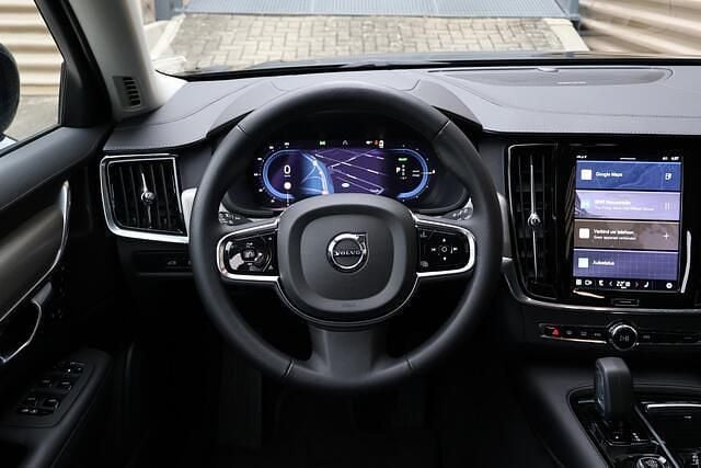 Occasion Volvo V90 Plus 348 PK (255 kW) 2023 Zwart Stationwagen