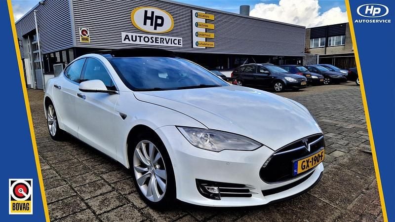 Wit Gebruikt 2015 Tesla Model S Sedan | € 19.500 (Eerlijke prijs) - Afbeelding 1/4