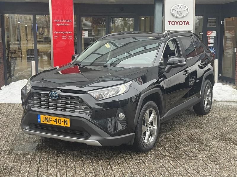 Zwart Gebruikt 2020 Toyota RAV4 SUV | € 31.900 (Eerlijke prijs) - Afbeelding 1/4