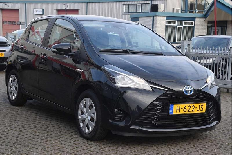 Occasion Toyota Yaris Hybrid Active 116 PK (85 kW) 2020 Zwart Hatchback