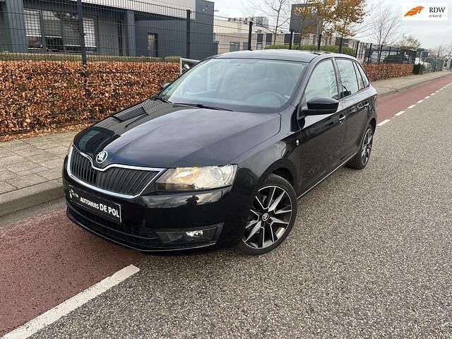 Zwart Occasion 2015 Skoda Rapid Elegance Hatchback | € 9.995 (Eerlijke prijs) - Afbeelding 1/4