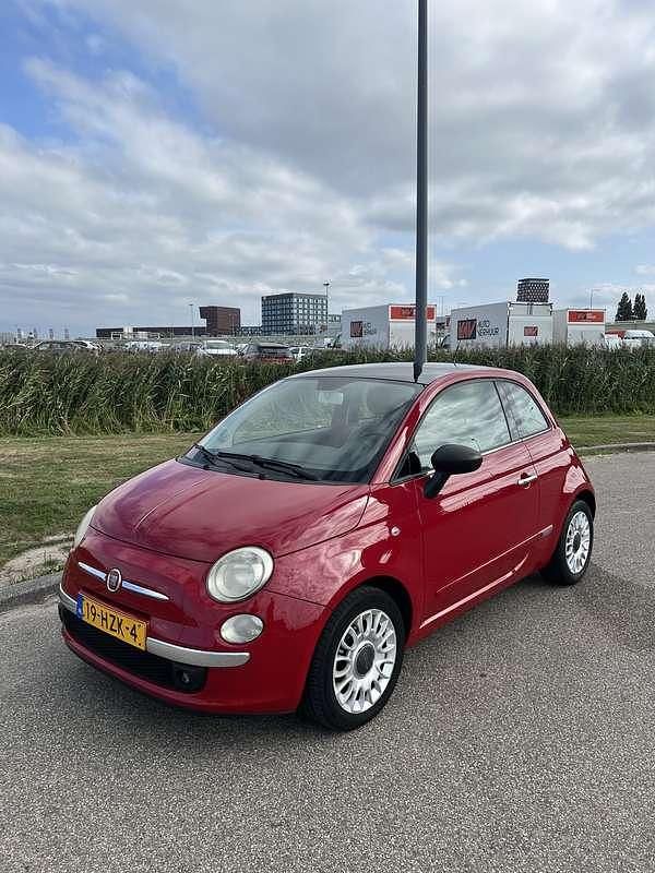 Rood Gebruikt 2009 Fiat 500 Lounge Hatchback | € 3.900 (Eerlijke prijs) - Afbeelding 1/4