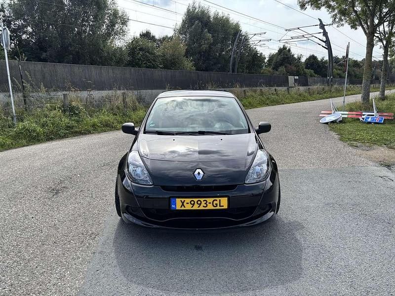 Zwart Gebruikt 2009 Renault Clio R.S. R.S. Hatchback | € 12.500 (Duur) - Afbeelding 1/4