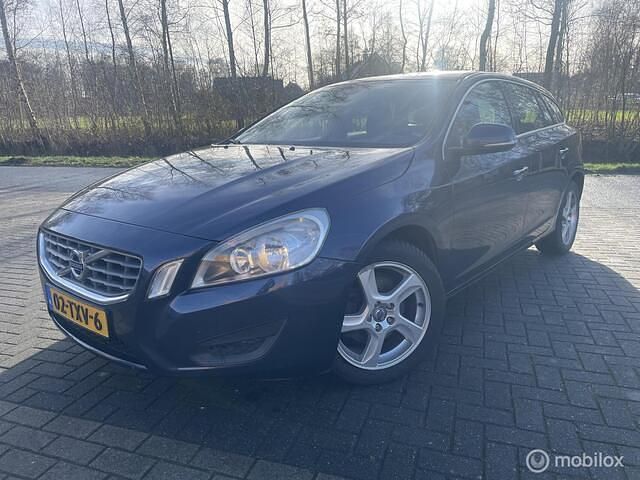 Blauw (metallic) Occasion 2012 Volvo V60 Momentum Stationwagen | € 4.499 (Goede deal) - Afbeelding 1/4
