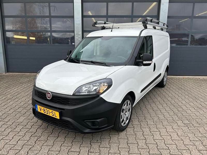 Wit Gebruikt 2018 Fiat Doblò MPV | € 9.657 (Eerlijke prijs) - Afbeelding 1/4