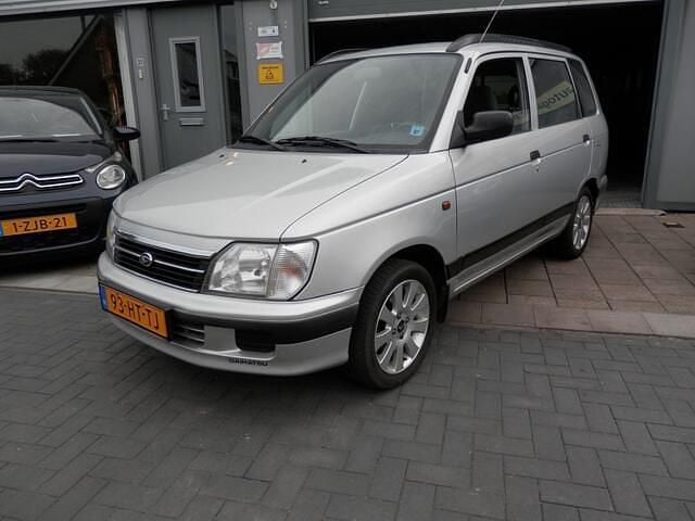 Grijs Gebruikt 2001 Daihatsu Move Hatchback | € 1.950 - Afbeelding 1/4