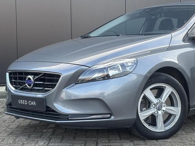 Occasion Volvo V40 Business Edition 123 PK (90 kW) 2015 Grijs Hatchback