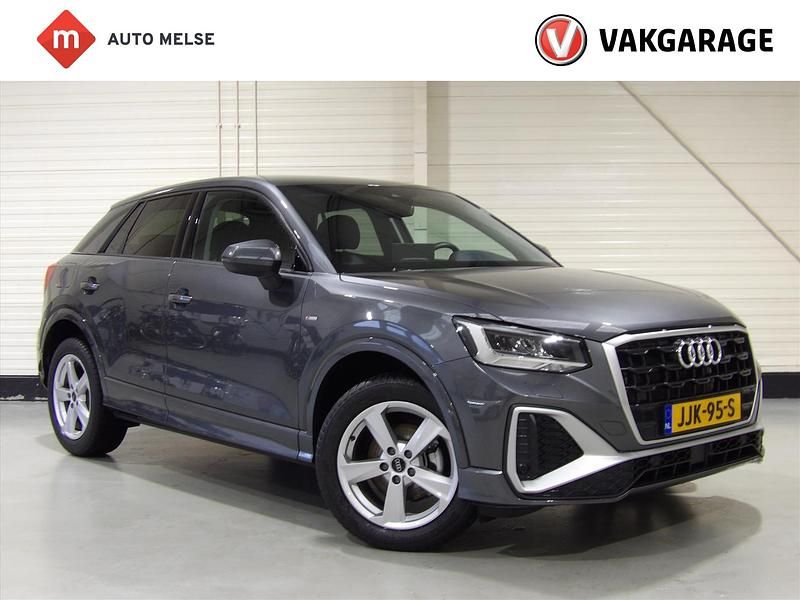 Grijs Occasion 2025 Audi Q2 SUV | € 36.945 (Duur) - Afbeelding 1/4