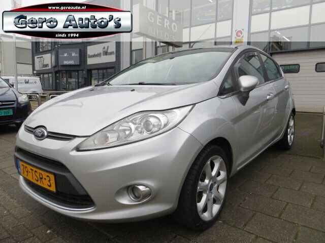 Grijs Gebruikt 2012 Ford Fiesta Titanium Hatchback | € 3.900 (Eerlijke prijs) - Afbeelding 1/4