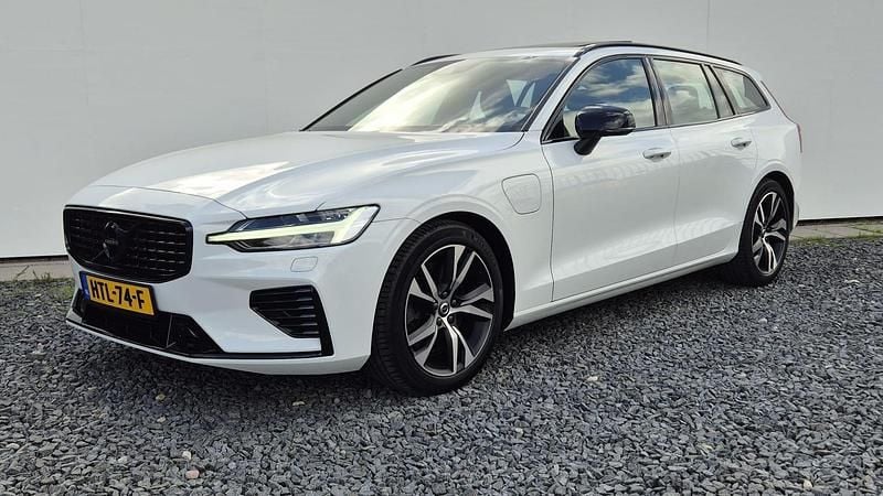 Wit Gebruikt 2021 Volvo V60 R-Design Stationwagen | € 36.900 (Eerlijke prijs) - Afbeelding 1/4