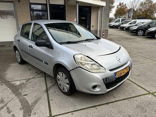 Grijs Gebruikt 2010 Renault Clio II Hatchback | € 999 (Super prijs) - Afbeelding 1/4
