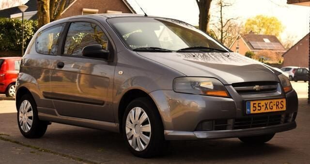 Grijs Gebruikt 2007 Chevrolet Kalos Hatchback | € 1.199 (Eerlijke prijs) - Afbeelding 1/4