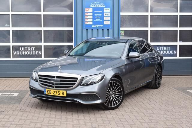 Grijs Gebruikt 2016 Mercedes E220 Ambition Sedan | € 27.999 (Eerlijke prijs) - Afbeelding 1/4