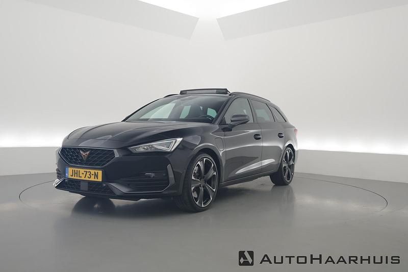 Zwart Gebruikt 2022 Cupra Leon VZ2 Stationwagen | € 31.450 (Iets duurder) - Afbeelding 1/3
