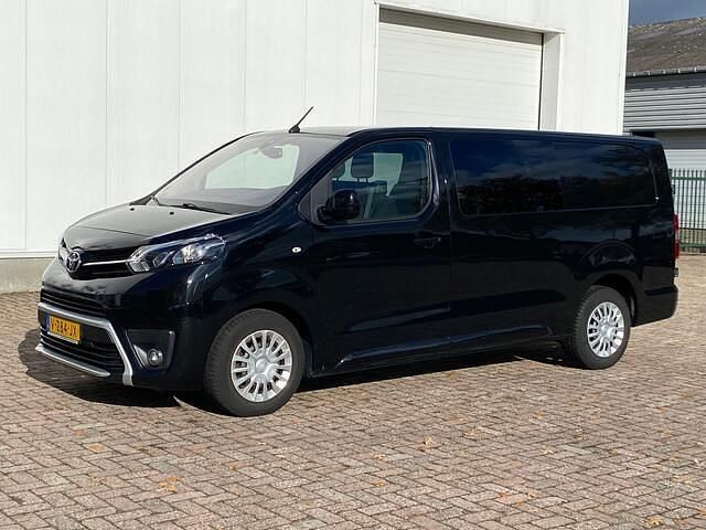 Zwart Gebruikt 2017 Toyota Proace Van | € 12.950 - Afbeelding 1/4
