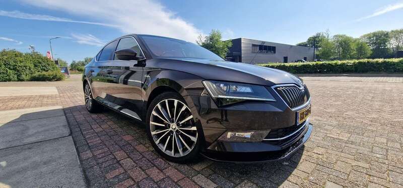 Gebruikt 2016 Skoda Superb LAURIN & KLEMENT Sedan | € 15.600 (Goede deal) - Afbeelding 1/4