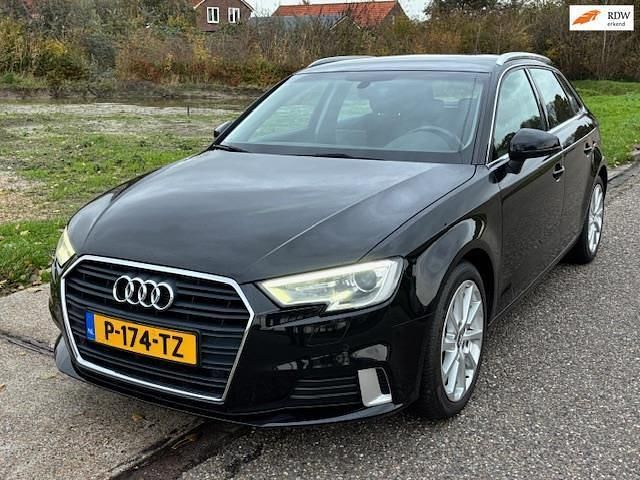 Zwart Gebruikt 2019 Audi A3 Design Hatchback | € 14.749 (Eerlijke prijs) - Afbeelding 1/4