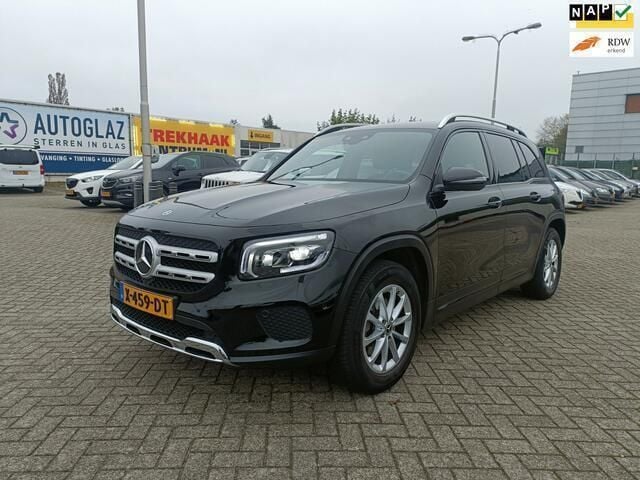 Zwart Gebruikt 2022 Mercedes GLB180 Business SUV | € 35.950 (Super prijs) - Afbeelding 1/4