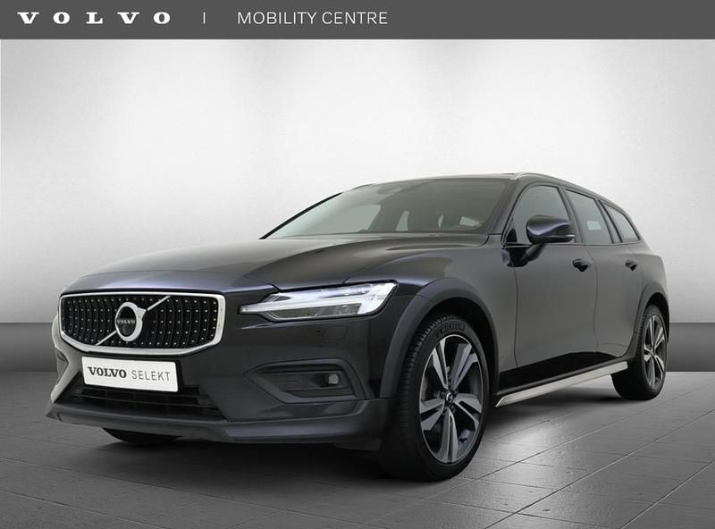 Zwart Occasion 2022 Volvo V60 CC Pro Stationwagen | € 41.950 (Eerlijke prijs) - Afbeelding 1/4
