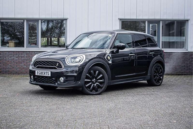 Zwart, metallic lak Gebruikt 2020 Mini Cooper S Countryman SUV | € 17.950 (Goede deal) - Afbeelding 1/4