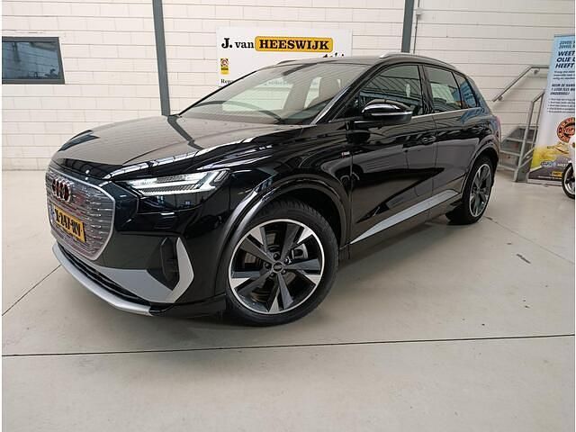 Occasion Audi Q4 e-tron S-Line 250 kW (341 PK) 2024 Zwart (metallic) SUV