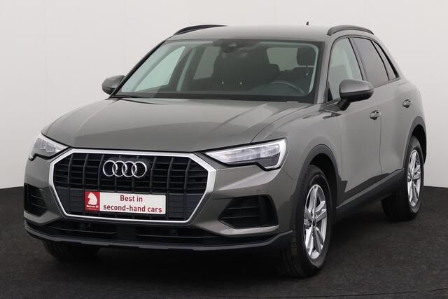 Grijs Gebruikt 2021 Audi Q3 Business SUV | € 25.995 - Afbeelding 1/4