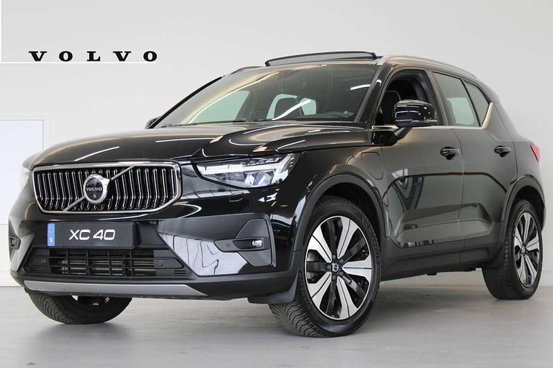 Zwart Gebruikt 2023 Volvo XC40 Ultimate SUV | € 39.900 (Eerlijke prijs) - Afbeelding 1/4