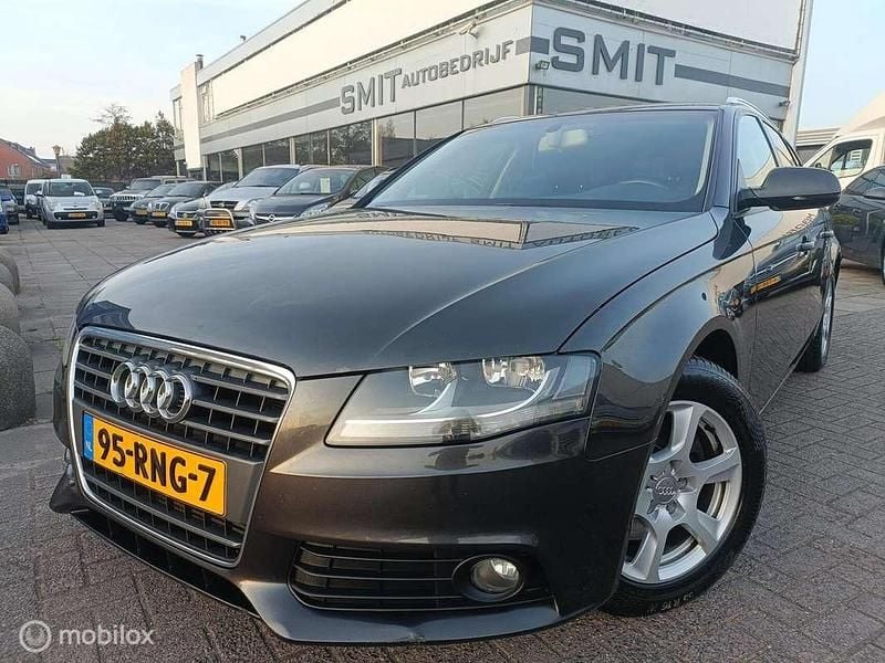 Grijs Occasion 2011 Audi A4 Business Stationwagen | € 6.900 (Goede deal) - Afbeelding 1/4