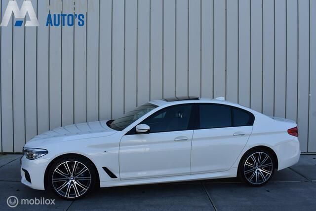 Wit Occasion 2018 BMW 530 Executive Sedan | € 35.975 (Duur) - Afbeelding 1/4