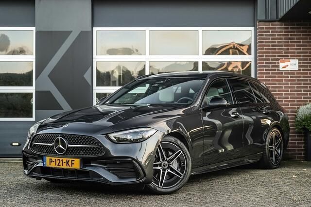 Grijs, metallic lak Gebruikt 2022 Mercedes C180 AMG line Stationwagen | € 41.950 (Eerlijke prijs) - Afbeelding 1/4