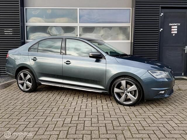 Grijs Gebruikt 2018 Seat Toledo FR Hatchback | € 11.950 - Afbeelding 1/4