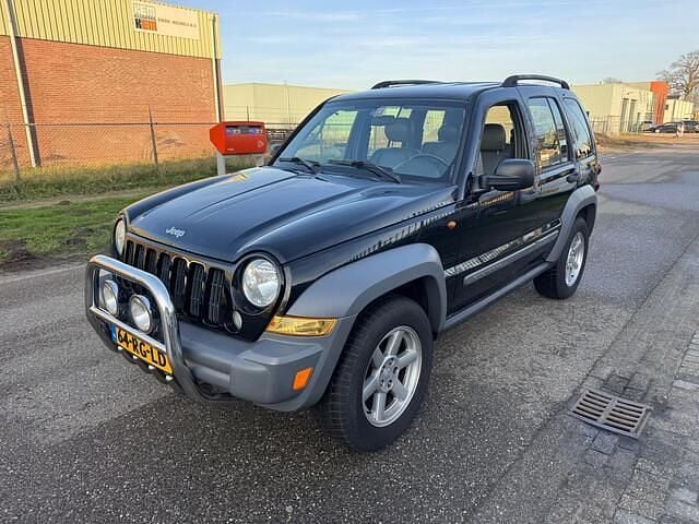 Zwart Occasion 2005 Jeep Cherokee Sport SUV | € 2.490 - Afbeelding 1/4