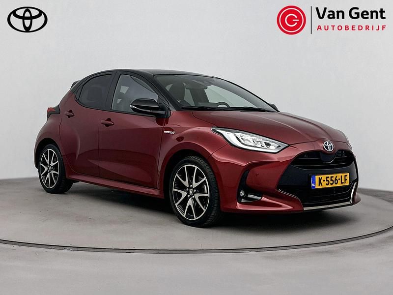 Rood Occasion 2021 Toyota Yaris Executive Hatchback | € 23.999 (Eerlijke prijs) - Afbeelding 1/4