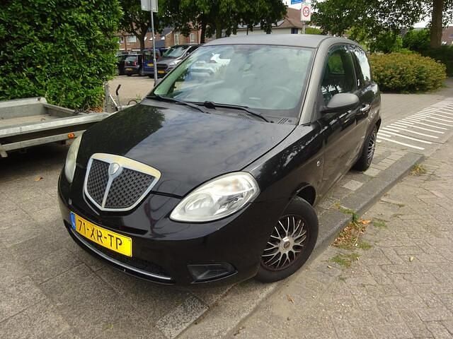 Zwart Gebruikt 2007 Lancia Ypsilon Hatchback | € 450 (Eerlijke prijs) - Afbeelding 1/4