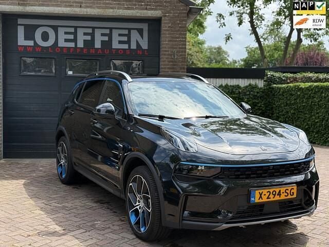 Zwart Gebruikt 2024 Lynk & Co 01 SUV | € 31.950 (Eerlijke prijs) - Afbeelding 1/4