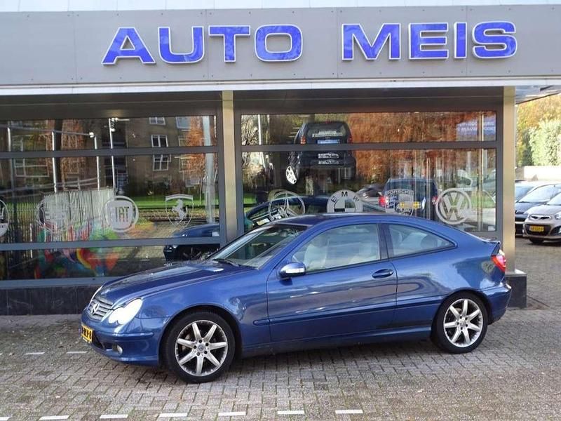 Blauw Gebruikt 2002 Mercedes C200 Avantgarde Coupé | € 1.495 (Goede deal) - Afbeelding 1/4