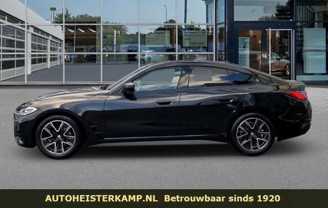Zwart Gebruikt 2024 BMW 420 M Sport Coupé | € 57.950 - Afbeelding 1/4