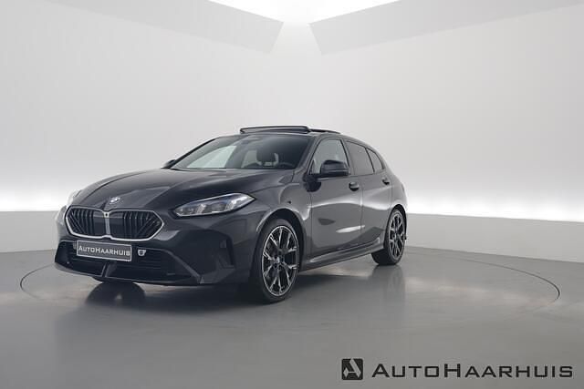 Zwart Gebruikt 2024 BMW 120 M Sport Hatchback | € 42.750 - Afbeelding 1/3