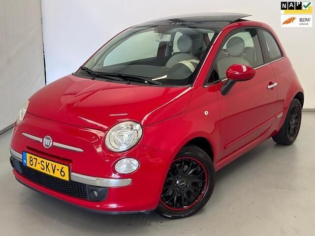 Rood Gebruikt 2011 Fiat 500 Lounge Hatchback | € 3.445 (Eerlijke prijs) - Afbeelding 1/4