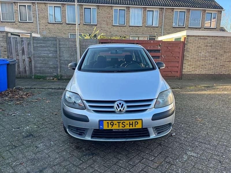 Zilver Gebruikt 2007 VW Golf V Comfortline Hatchback | € 2.500 (Super prijs) - Afbeelding 1/4